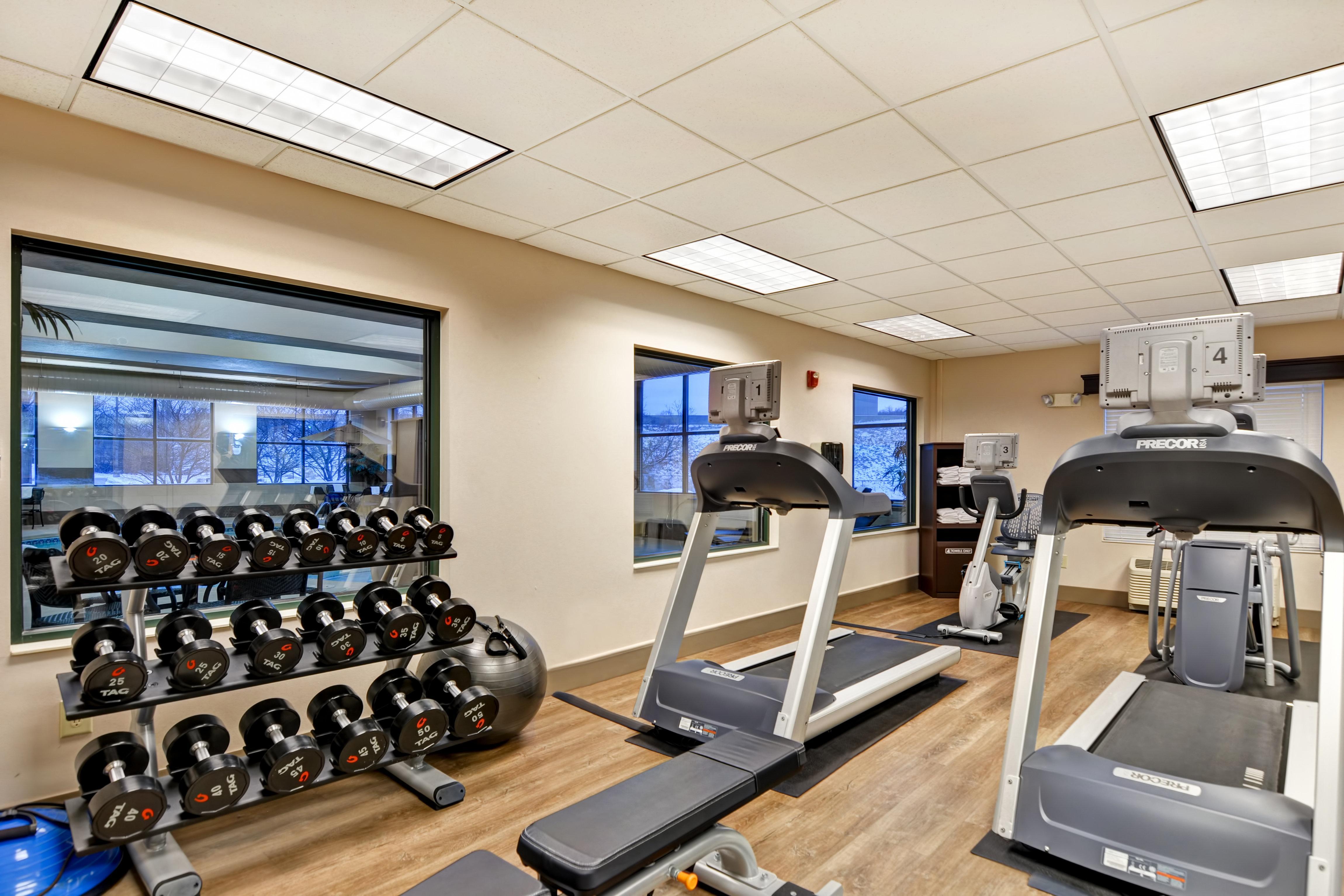 Holiday Inn Express Hotel & Suites Milwaukee-New Berlin By Ihg Exterior foto
