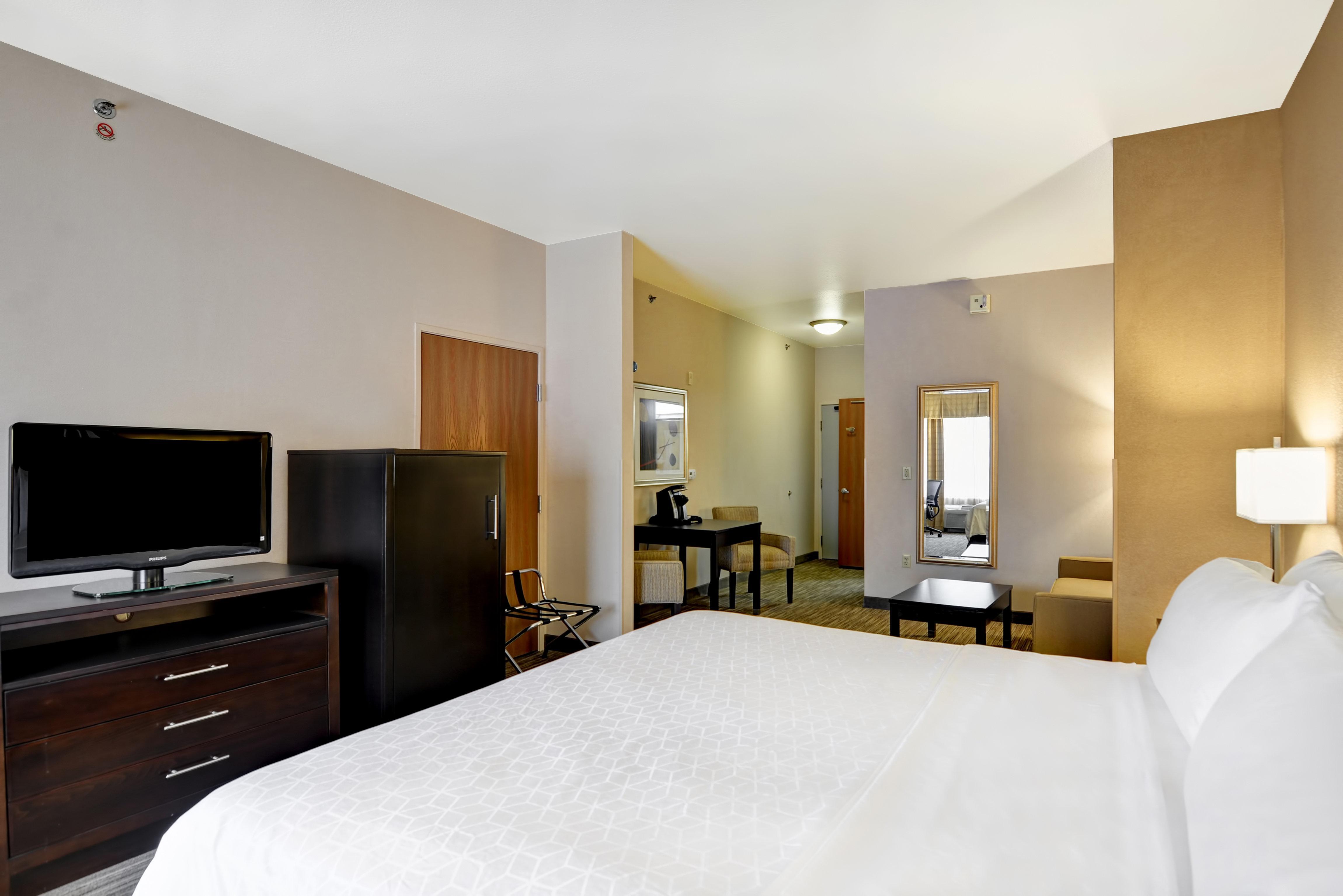 Holiday Inn Express Hotel & Suites Milwaukee-New Berlin By Ihg Exterior foto