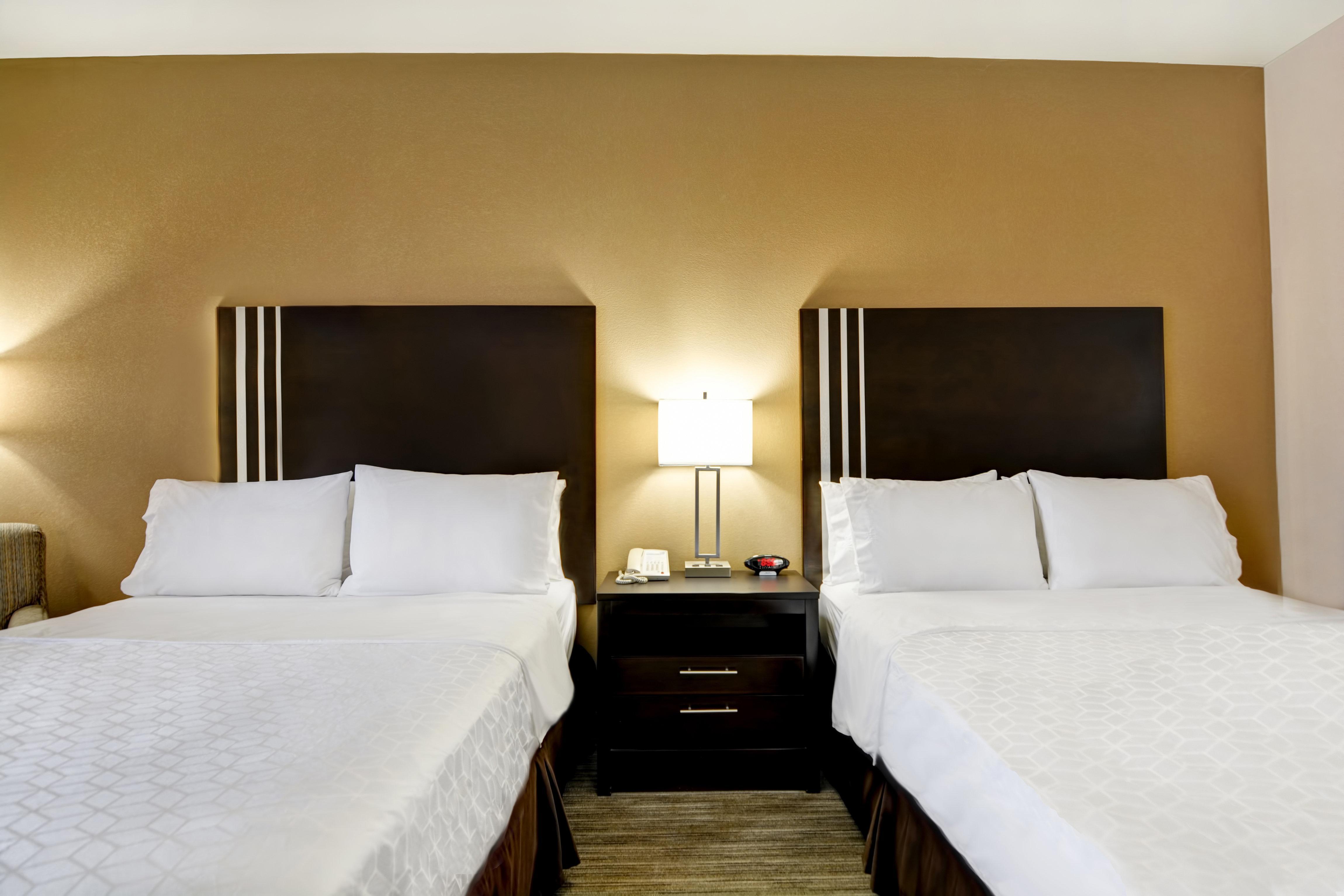 Holiday Inn Express Hotel & Suites Milwaukee-New Berlin By Ihg Exterior foto