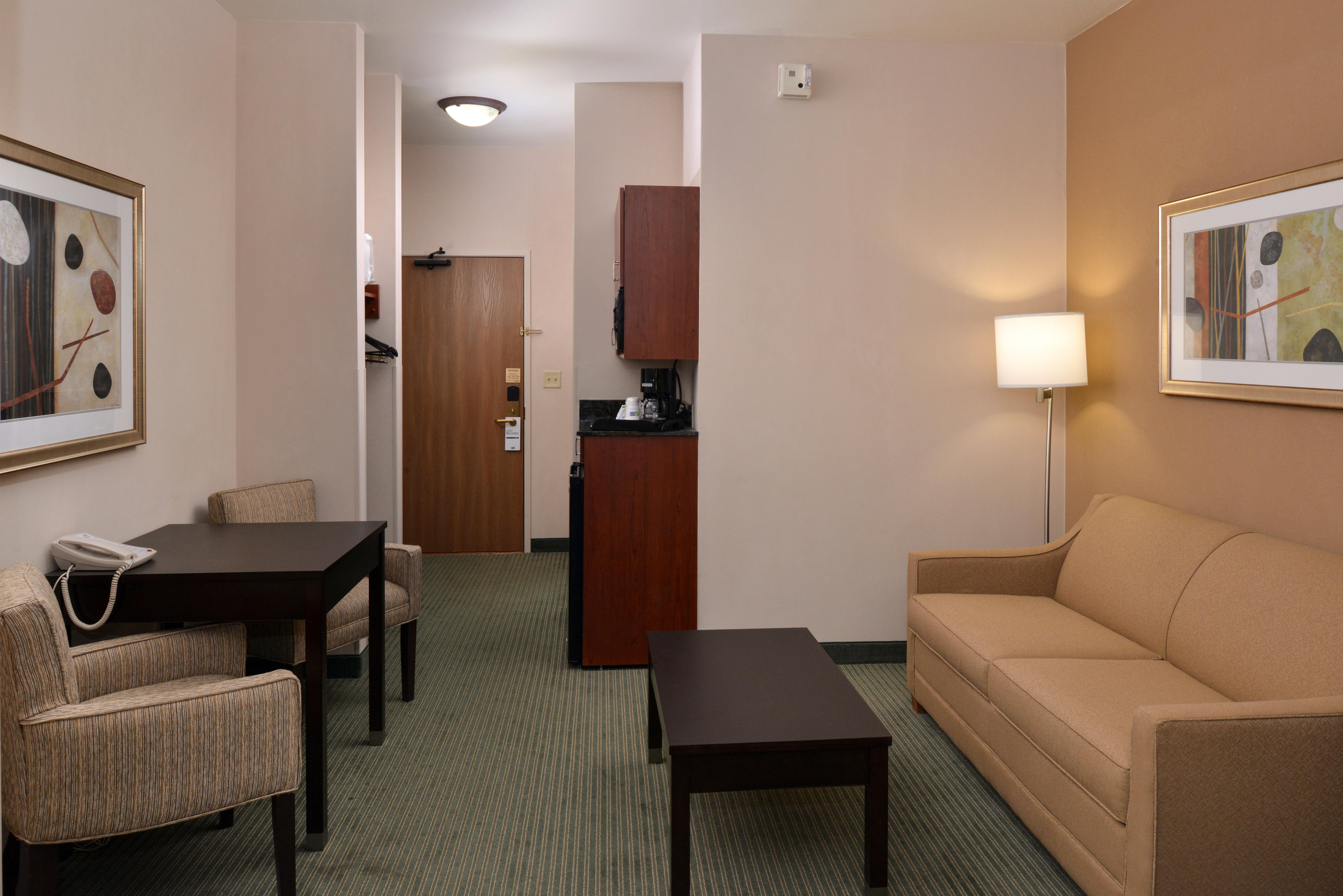 Holiday Inn Express Hotel & Suites Milwaukee-New Berlin By Ihg Exterior foto