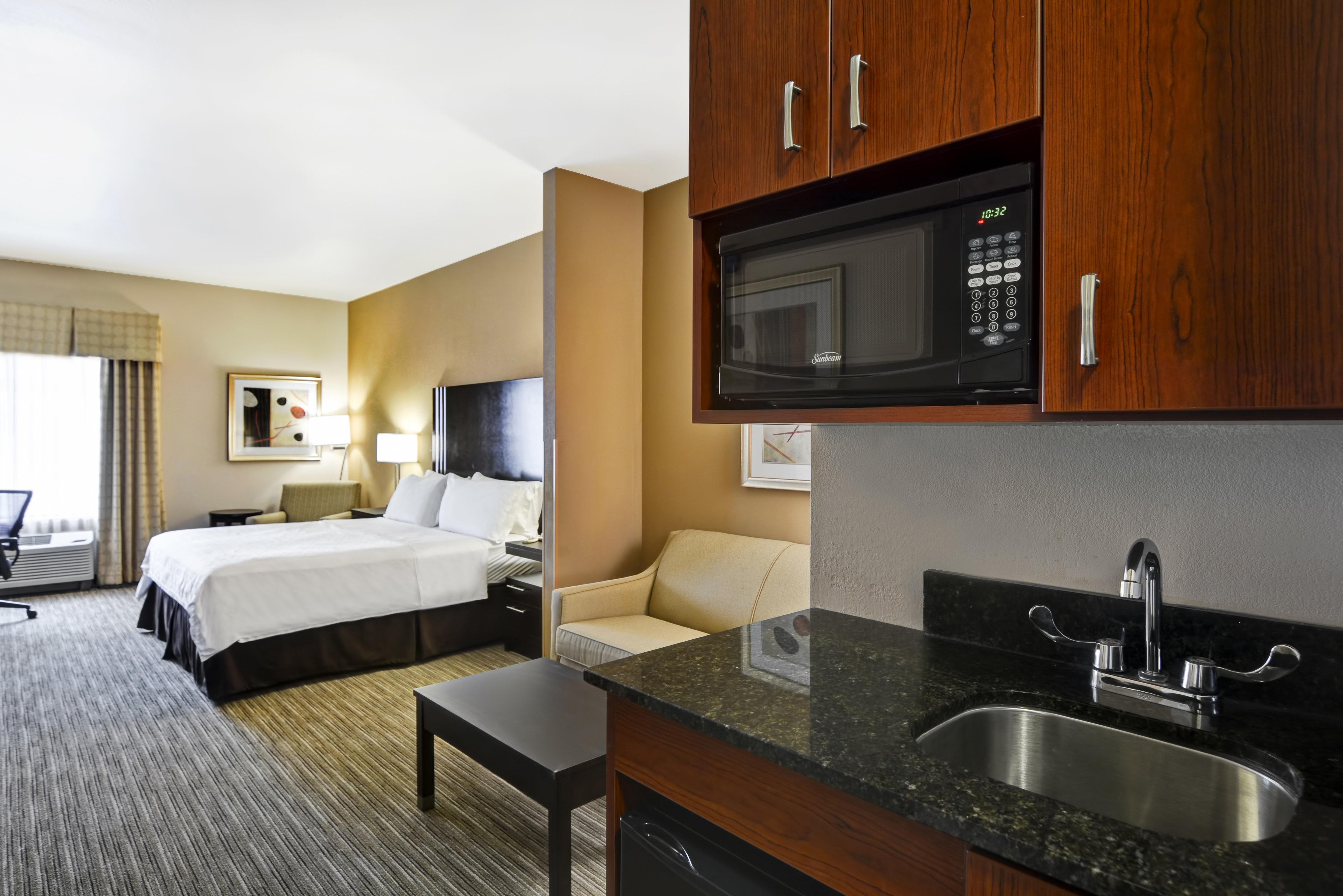 Holiday Inn Express Hotel & Suites Milwaukee-New Berlin By Ihg Exterior foto
