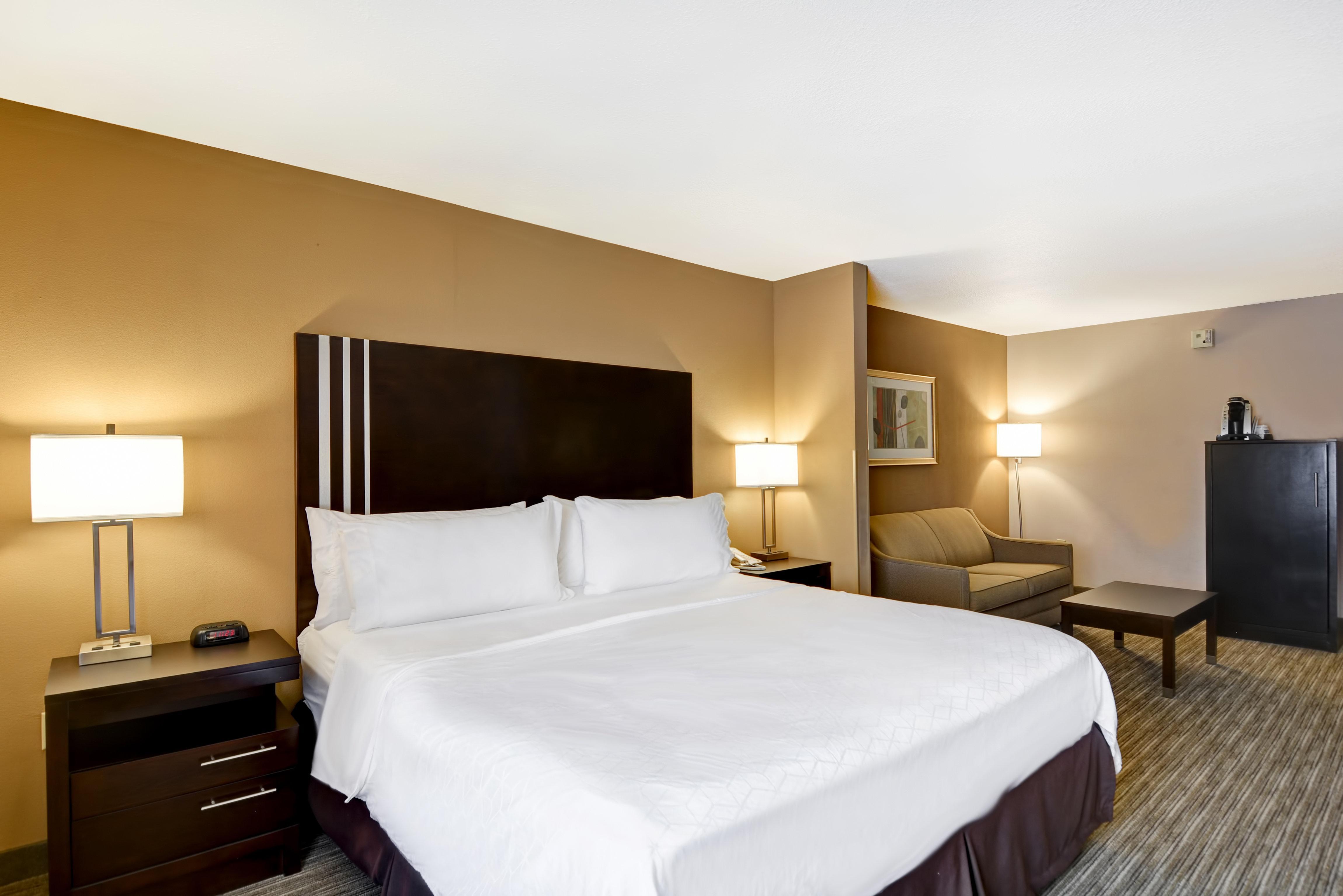 Holiday Inn Express Hotel & Suites Milwaukee-New Berlin By Ihg Exterior foto
