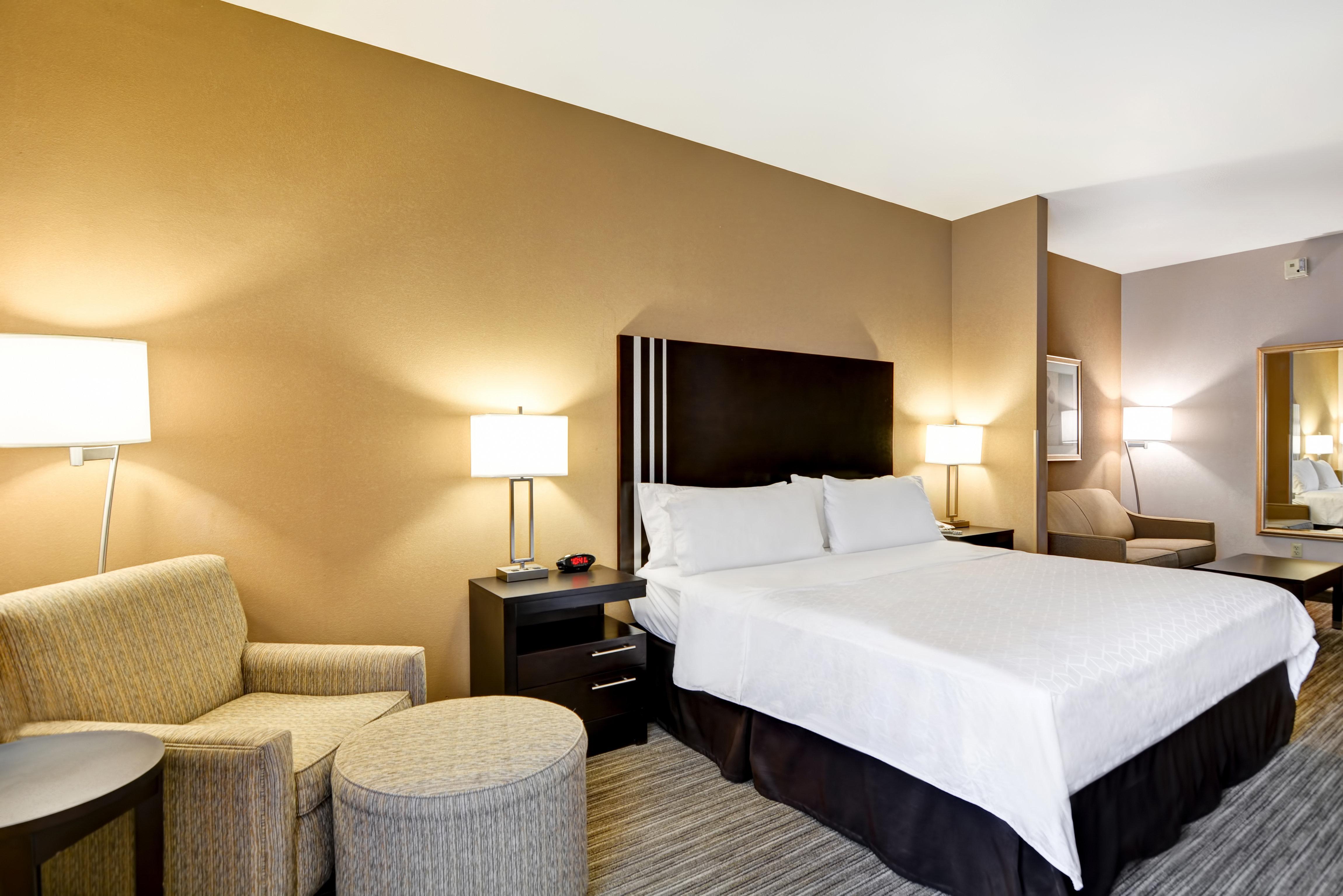 Holiday Inn Express Hotel & Suites Milwaukee-New Berlin By Ihg Exterior foto