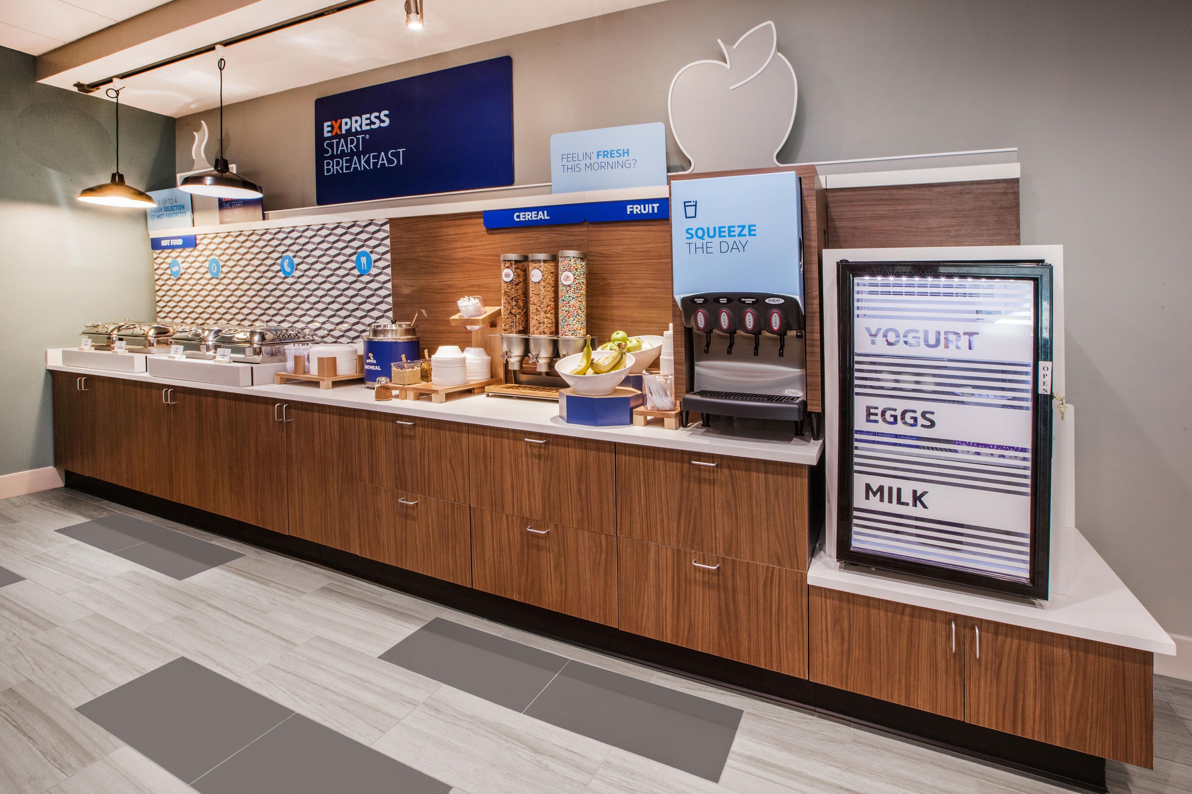 Holiday Inn Express Hotel & Suites Milwaukee-New Berlin By Ihg Exterior foto