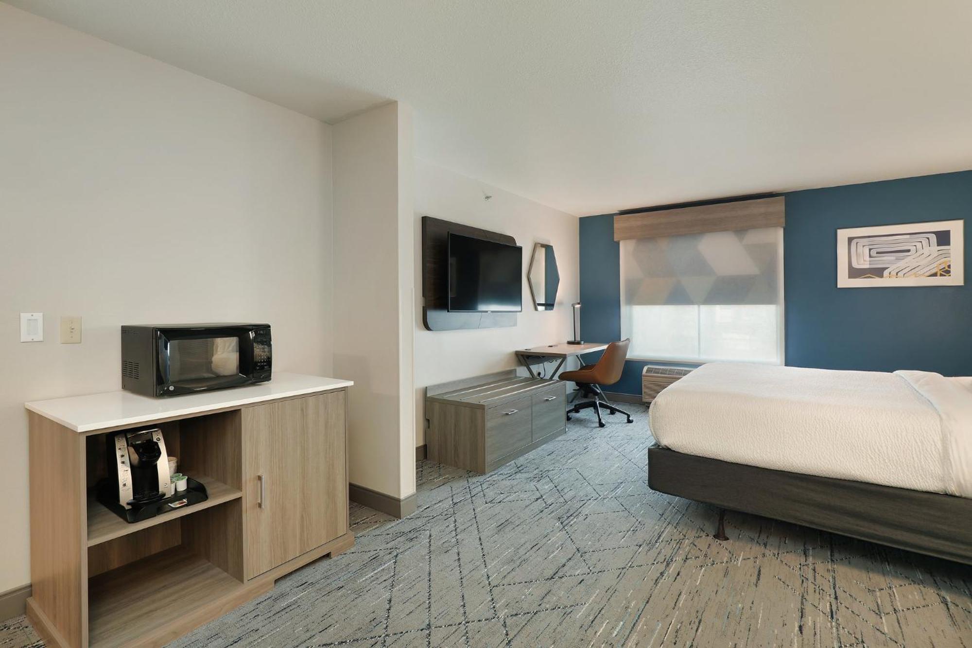 Holiday Inn Express Hotel & Suites Milwaukee-New Berlin By Ihg Exterior foto