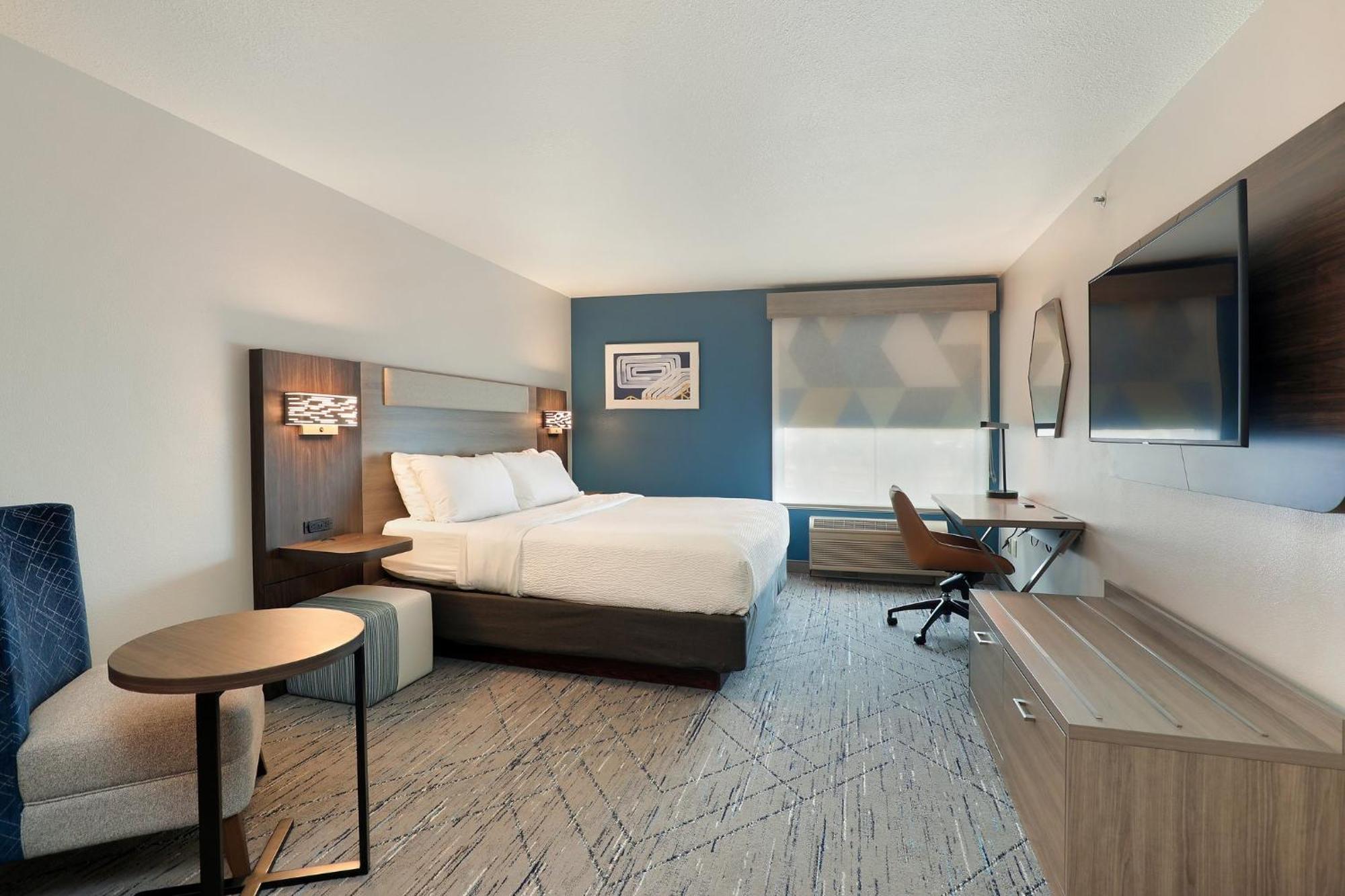 Holiday Inn Express Hotel & Suites Milwaukee-New Berlin By Ihg Exterior foto