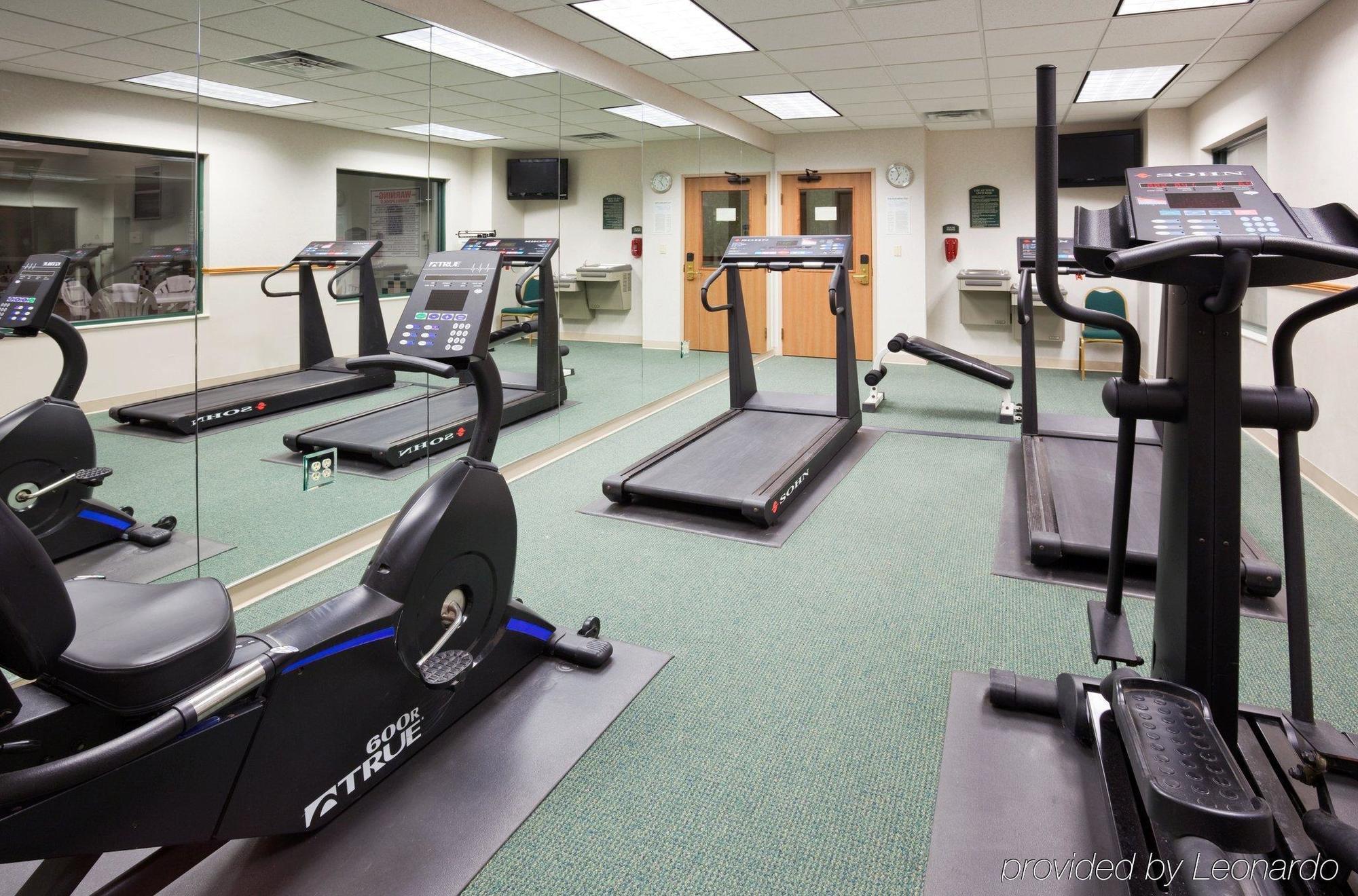 Holiday Inn Express Hotel & Suites Milwaukee-New Berlin By Ihg Facilidades foto